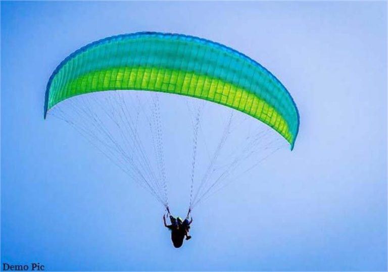 हिमाचल में पैराग्लाइडर क्रैश, इजरायली महिला समेत 2 घायल