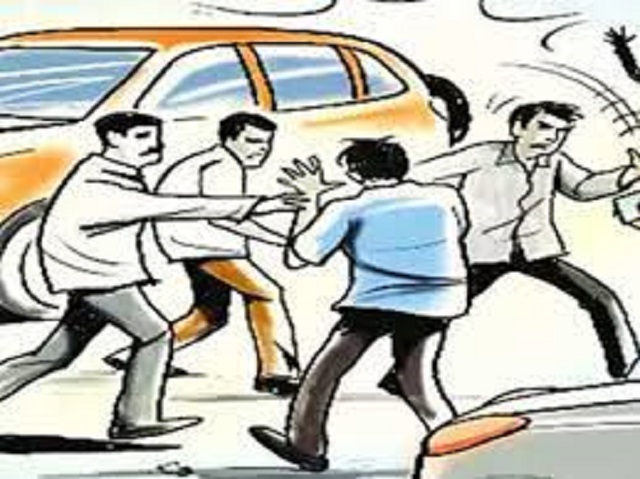 हिमाचल : कांग्रेस व बीजेपी के कार्यकर्ताओं में मारपीट, 1 गंभीर रूप से घायल……….