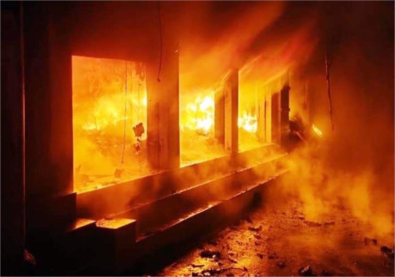 चम्बा के साहो में भीषण आग लगने से 4 दुकानें जलकर राख, करोंड़ों रुपए का नुक्सान