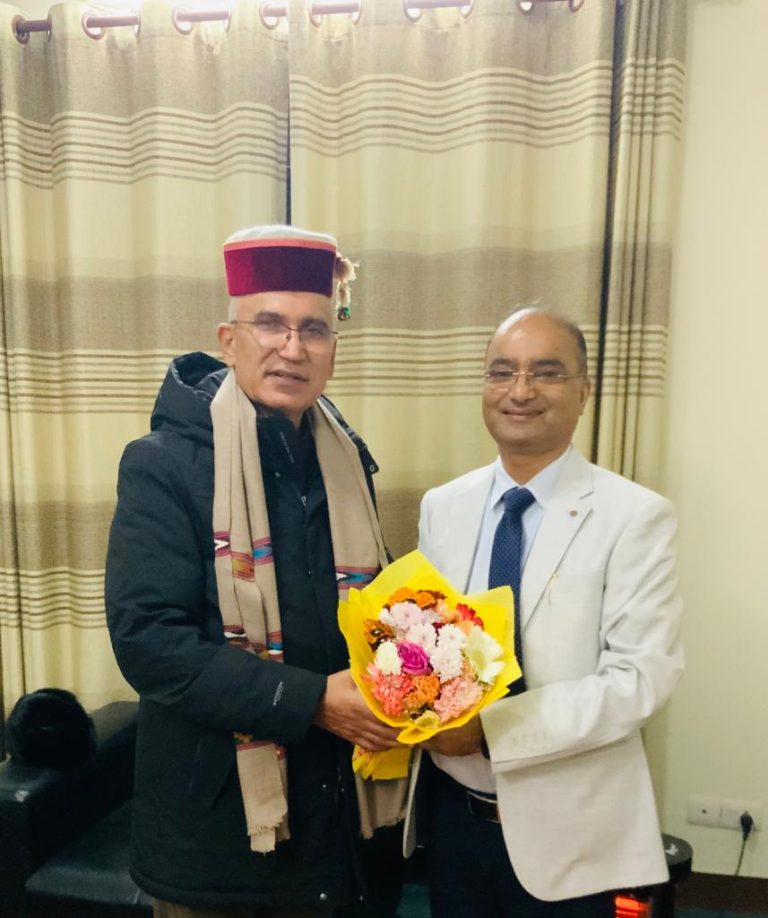 श्री नन्‍द लाल शर्मा, अध्यक्ष एवं प्रबंध निदेशक, एसजेवीएन ने नेपाल के उप प्रधानमंत्री तथा भारतीय राजदूत से शिष्‍टाचार भेंट की