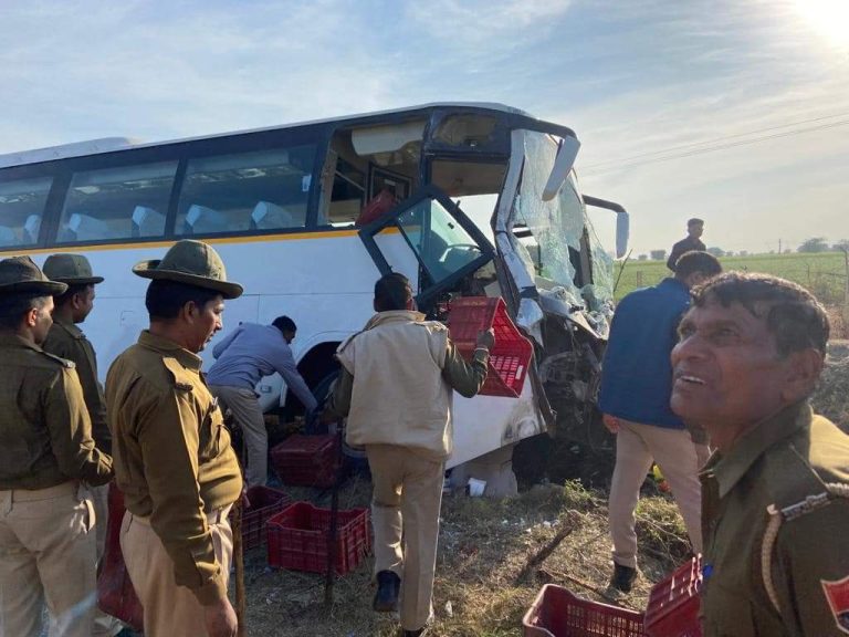 राजस्थान से लौट रहे हिमाचल कांग्रेस के पदाधिकारियों की बस हादसे का शिकार, दो की गई जान………