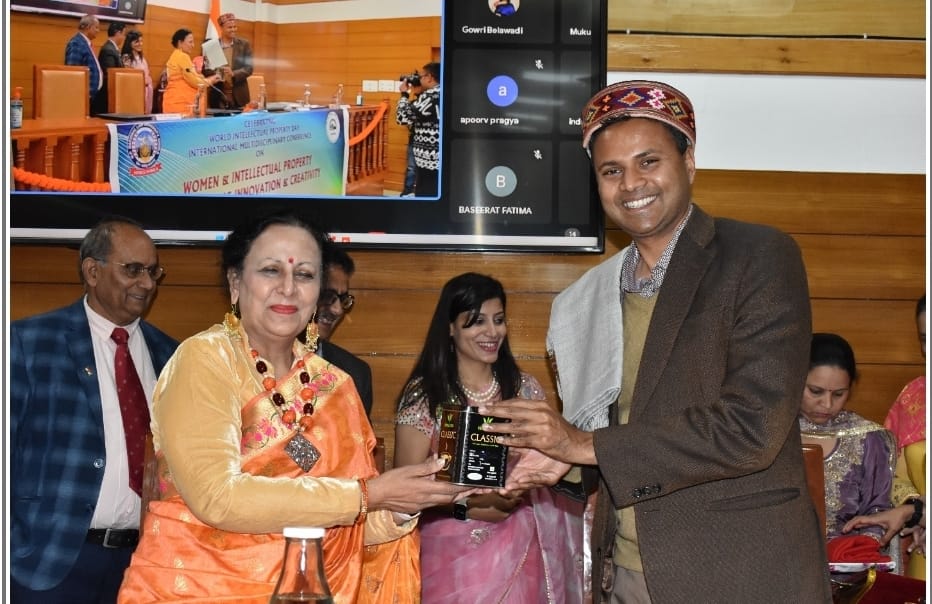 From left to right – Prof. (Dr.) Nishtha Jaswal, Vice-Chancellor, HPNLU, Shimla and Shri Lalit Jain (IAS), Former Member Secretary, Himachal Pradesh Council for Science, Technology & Environment