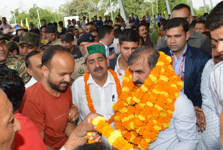 मुख्यमंत्री ने जिला कांगड़ा को पर्यटन राजधानी के रूप विकसित करने की विभिन्न परियोजनाओं की समीक्षा की