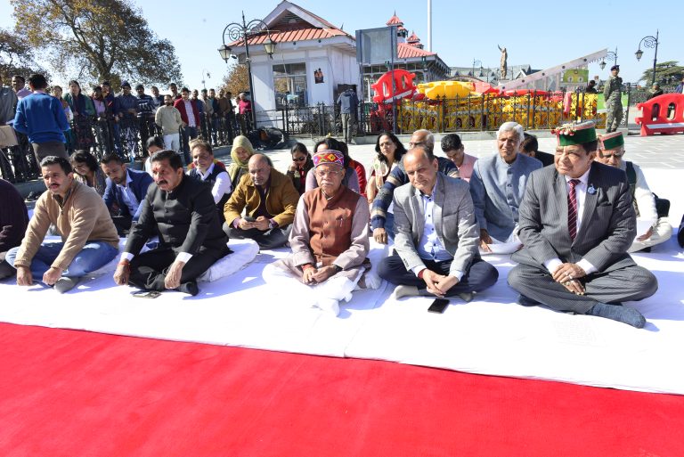 राज्यपाल ने पूर्व प्रधानमंत्री इंदिरा गांधी की पुण्यतिथि पर श्रद्धांजलि अर्पित की