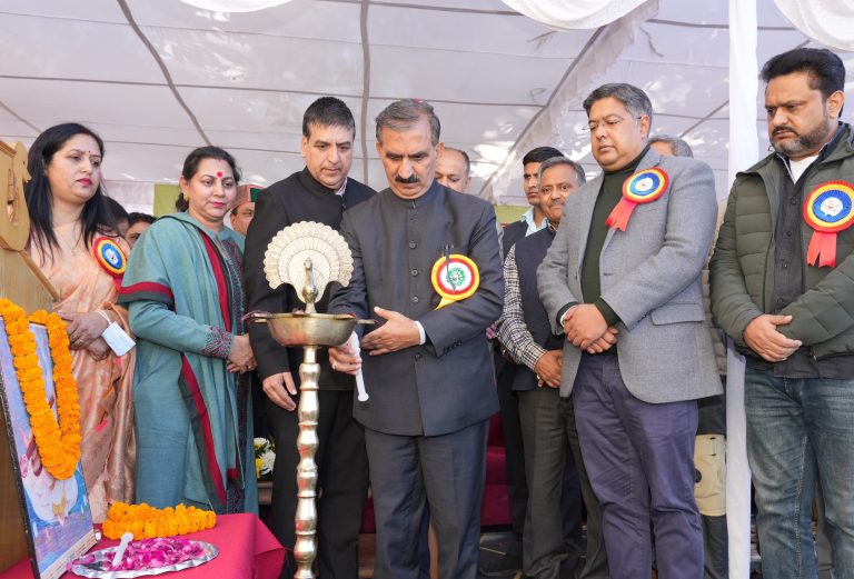 मुख्यमंत्री सचिवालय कर्मचारी संगठन के शपथ ग्रहण समारोह में शामिल हुए मुख्यमंत्री