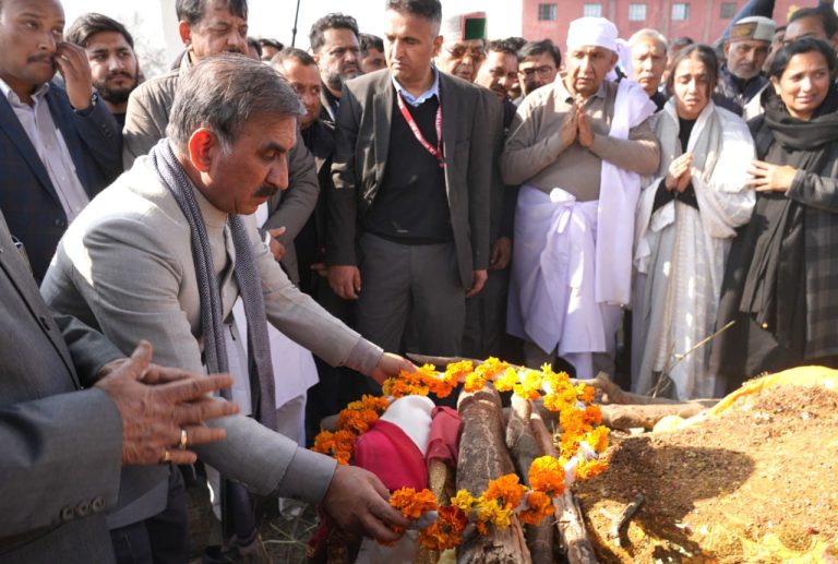 मुख्यमंत्री ने दिवंगत प्रो. सिम्मी अग्निहोत्री को श्रद्धाजंलि दी, शोक संतप्त परिवार से संवेदनाएं व्यक्त कीं