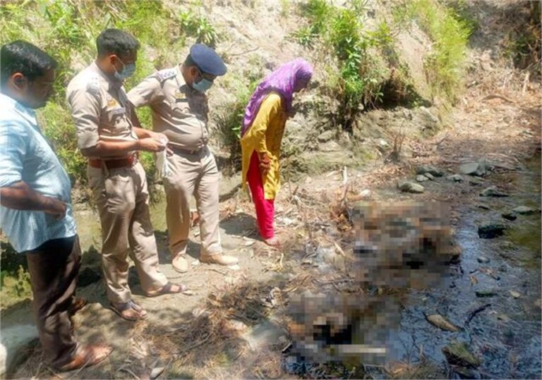 रहस्यमयी परिस्थितियों में घर से लापता युवक का जंगल में मिला कंकाल,मां ने कपड़ों से उसकी पहचान की….