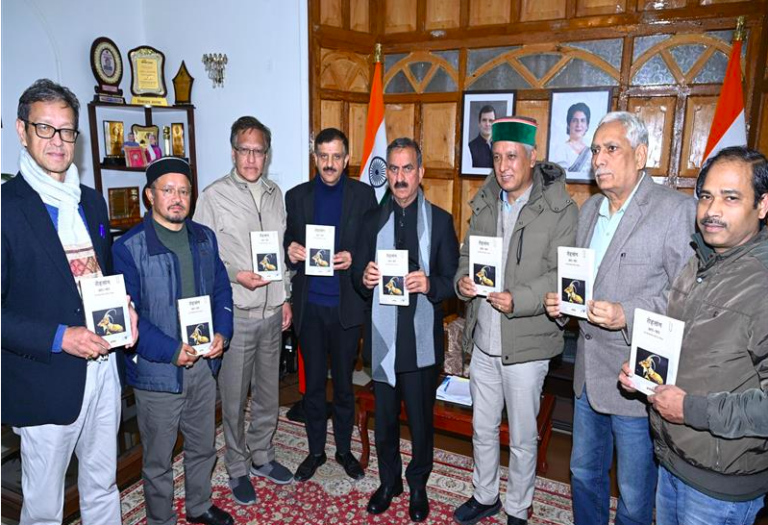 मुख्यमंत्री ने ‘रोहतांग आर-पार’ पुस्तक का विमोचन किया…