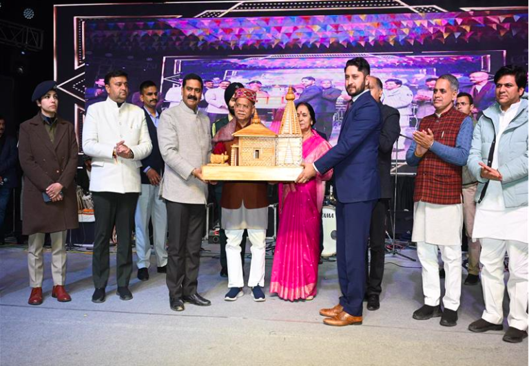 राज्यपाल ने अन्तरराष्ट्रीय महोत्सव की आखिरी सांस्कृतिक संध्या में भाग लिया…