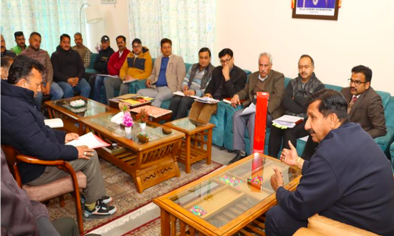 उप-मुख्यमंत्री से चर्चा के बाद परिवहन निगम के संगठनों ने प्रस्तावित हड़ताल वापिस ली…