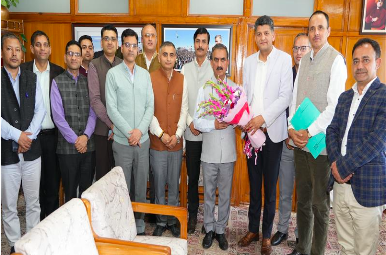मुख्यमंत्री ने अधिकारियों से ईमानदारी और पारदर्शिता के साथ कार्य करने का आह्वान किया…