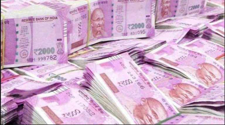 49 रुपए से चमकी किस्मत, महिला सरपंच का पति ऐसे बना करोड़पति, रातोंरात हुई पैसों की बारिश