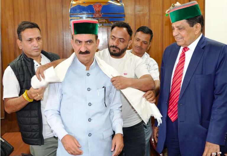 सोलन के प्रतिनिधिमंडल ने मुख्यमंत्री से की भेंट…