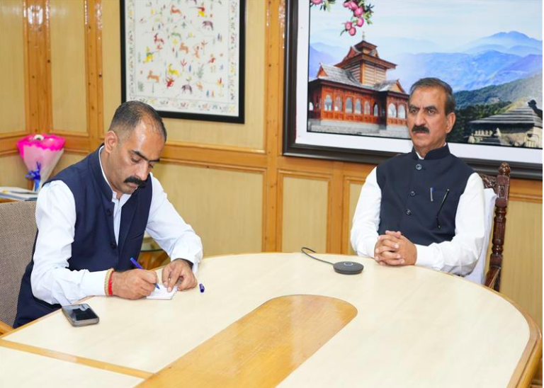 मुख्यमंत्री ने वर्चुअली हमीरपुर जिला की विकासात्मक परियोजनाओं की समीक्षा की…
