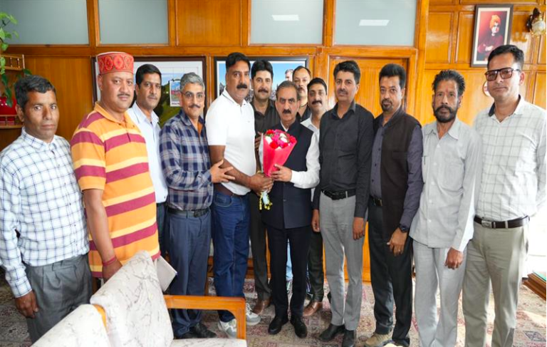 सरकार ड्राइवरों और क्लीनरों की मांगों पर सहानुभूतिपूर्वक विचार करेगी: मुख्यमंत्री…