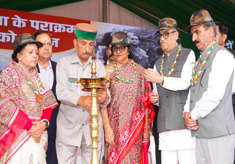 सेना से परामर्श किए बिना ही की युद्ध विराम की घोषणा: मुख्यमंत्री…
