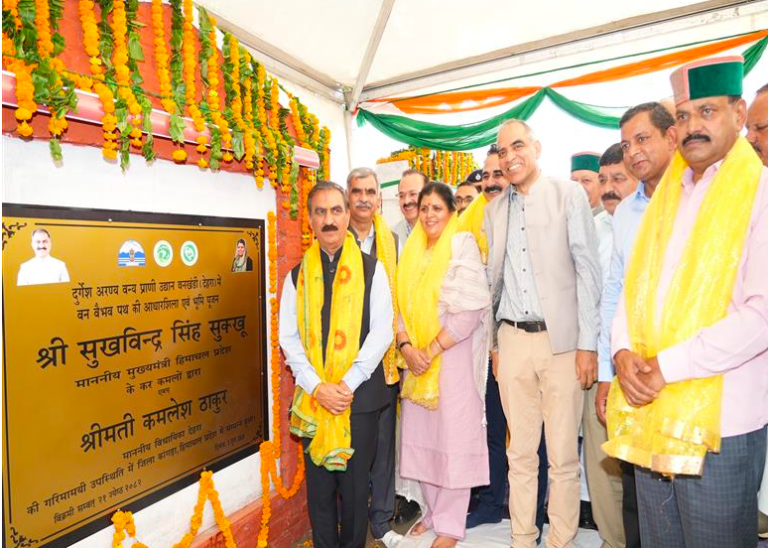 मुख्यमंत्री ने देहरा विधानसभा क्षेत्र में 100 करोड़ रुपये की विकासात्मक परियोजनाओं के लोकार्पण और शिलान्यास किए…