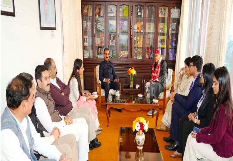 उप-राष्ट्रपति ने मुख्यमंत्री से ओक ओवर में भेंट की…