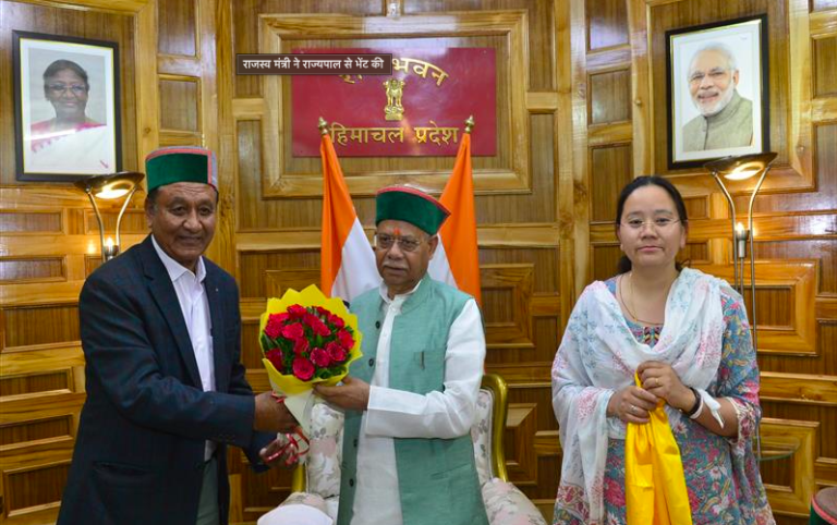 राजस्व मंत्री ने राज्यपाल से भेंट की…