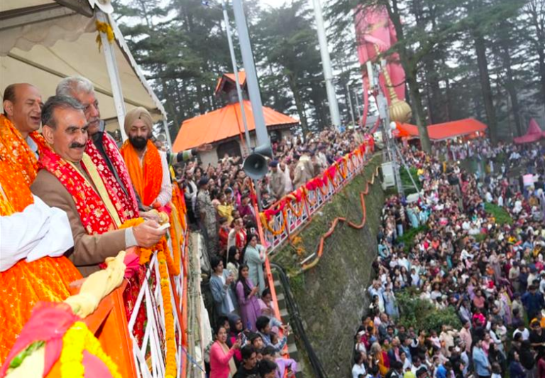 मुख्यमंत्री ने जाखू में किया रावण दहन…