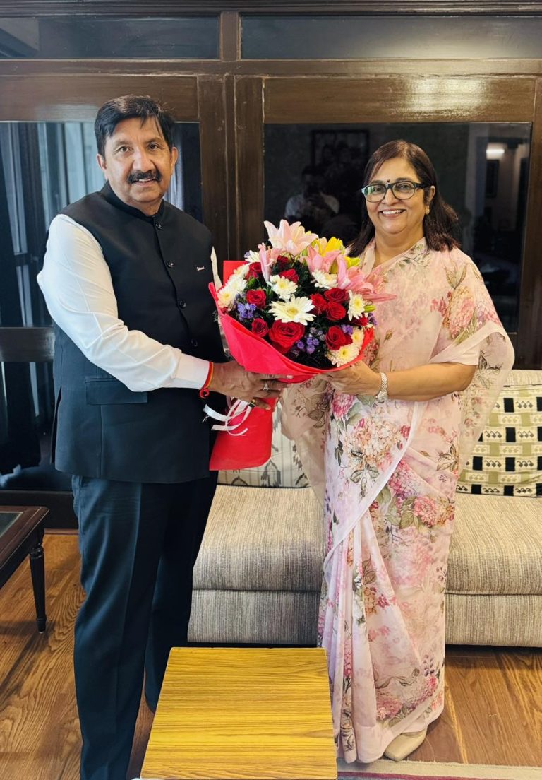 दिल्ली में रजनी पाटिल से मिले डिप्टी सीएम मुकेश अग्निहोत्री, कांग्रेस कार्यकारिणी गठन पर तेज हुई चर्चाएं